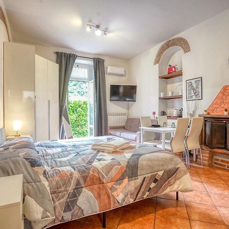 Dieghouse - Monolocale Con Cortile In Corte Lombarda Vicino Al Centro มอนซา ภายนอก รูปภาพ