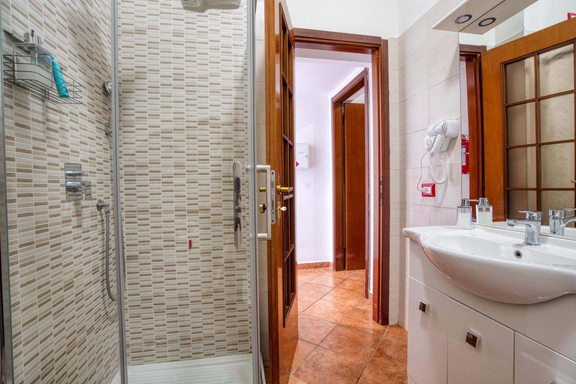 Dieghouse - Monolocale Con Cortile In Corte Lombarda Vicino Al Centro มอนซา ภายนอก รูปภาพ