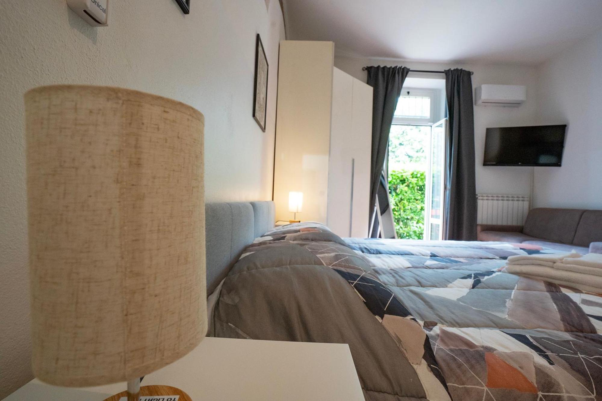 Dieghouse - Monolocale Con Cortile In Corte Lombarda Vicino Al Centro มอนซา ภายนอก รูปภาพ
