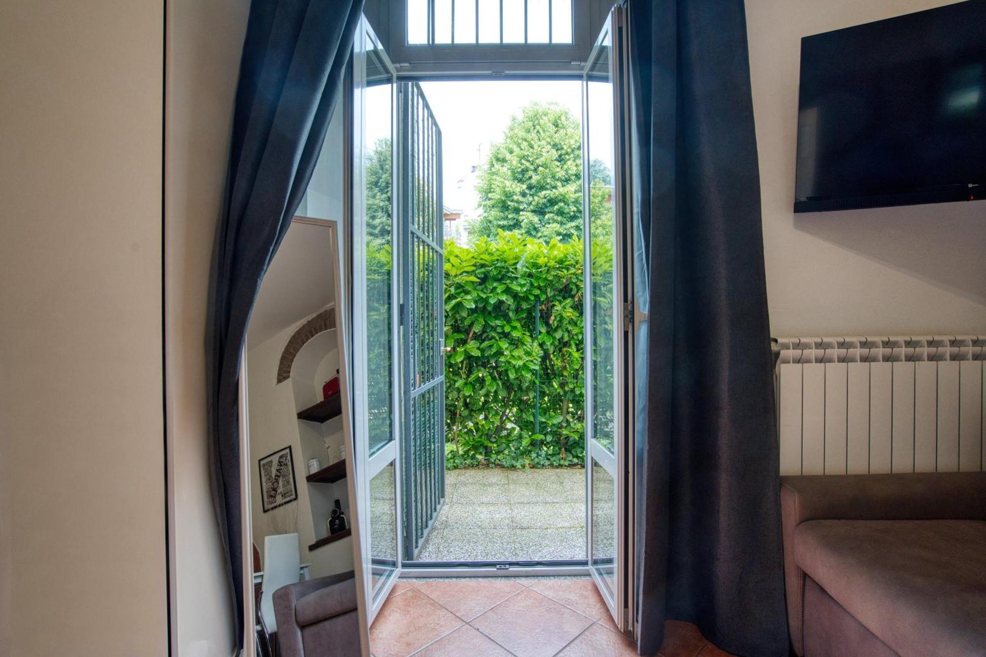 Dieghouse - Monolocale Con Cortile In Corte Lombarda Vicino Al Centro มอนซา ภายนอก รูปภาพ